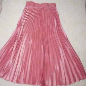 H&M Pink Pleated Skirt